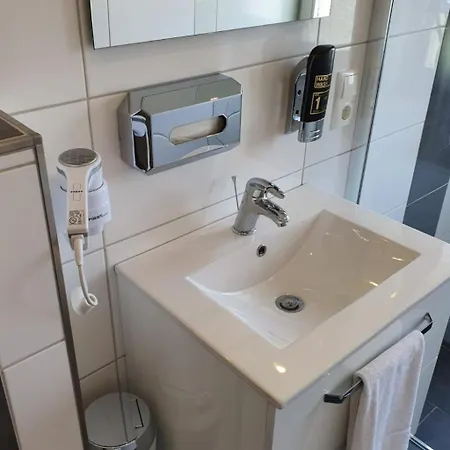 Apartmán Kernsaniertes In Ruhiger Und Zentraler Lage By Interhome *